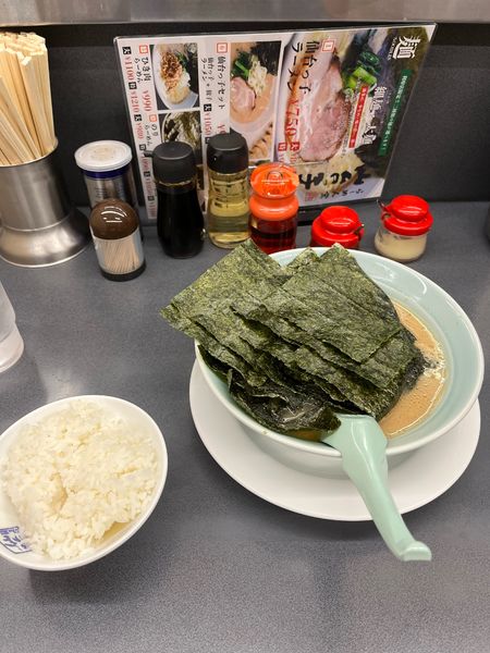 「海苔ラーメン硬め濃いめ、ライス」@ラーメン堂 仙台っ子 利府店の写真