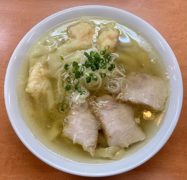 「海老ワンタンメン+カンビール」@日陰の写真