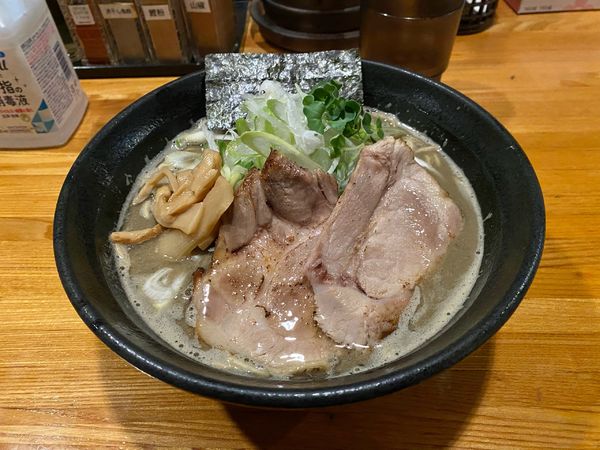 「メガ煮干らーめん大」@麺屋 ひな多の写真