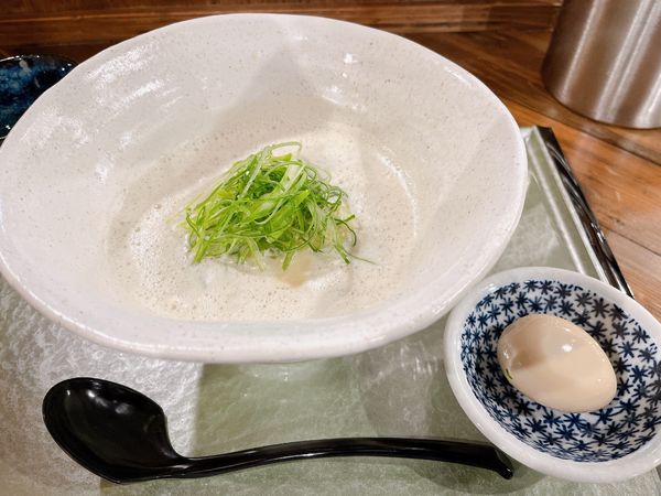 「THE鶏そば　味玉」@鶏そばと酒と肴 東京GET54の写真