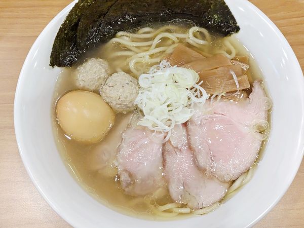「全部のせ塩らーめん（燻製たまご）」@しののめヌードルの写真