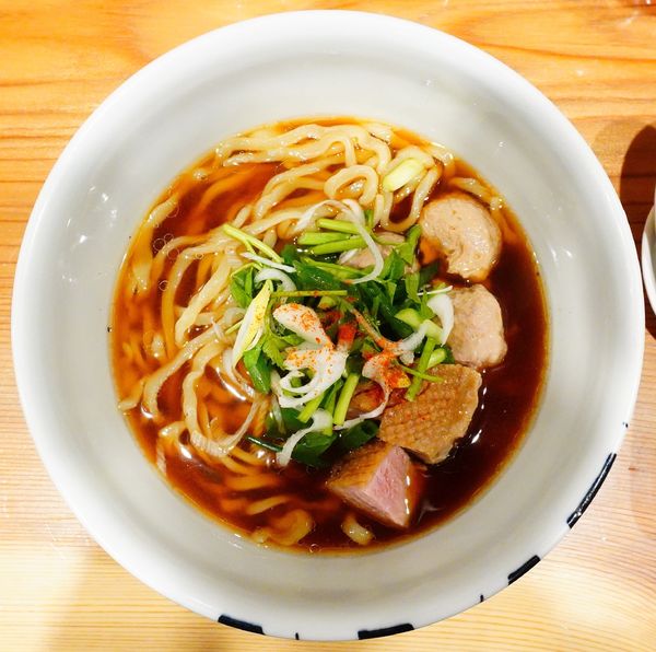 「【季節のらーめん】鴨のらーめん＋鴨肉増し＋ビール」@らーめん かねかつの写真