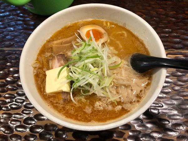 「特味噌+バタートッピング」@北のらーめん 美空の写真