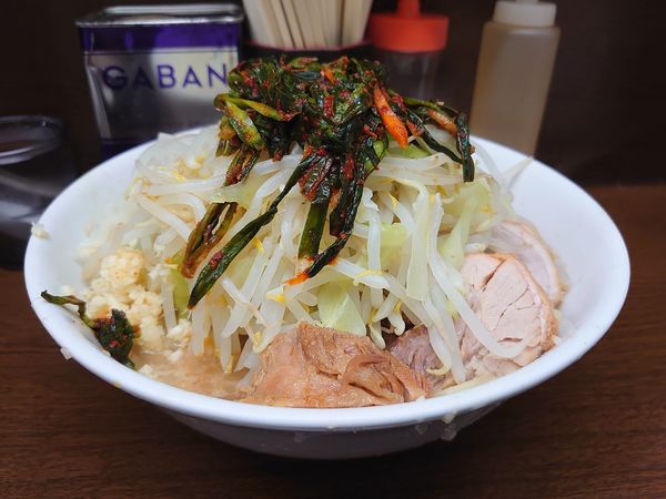 「大ぶた + ﾆﾗｷﾑﾁ」@ラーメン二郎 横浜関内店の写真