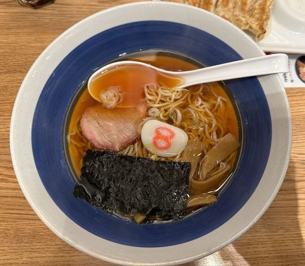 「醤油らーめん」@8番らーめん ターミナル21店の写真