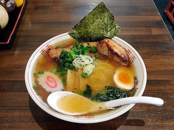 「横丁ラーメン 大盛」@麺や横丁 縁日の写真