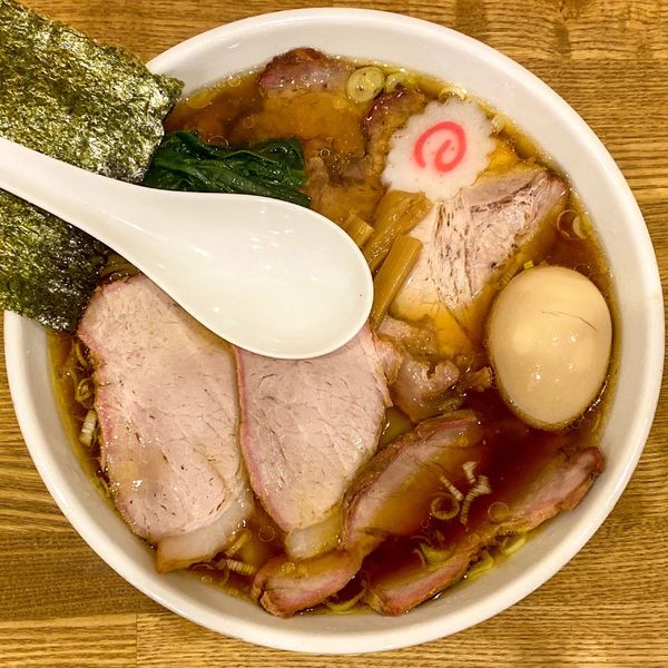 「焼豚ワンタン麺 ¥1,150 味付玉子 ¥100」@白河中華そば こすがの写真