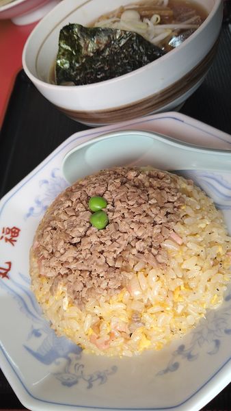 「チャーハン、半ラーメン」@丸福の写真