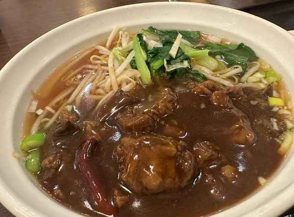 「牛肉麺」@香港厨房 風香園 本店の写真