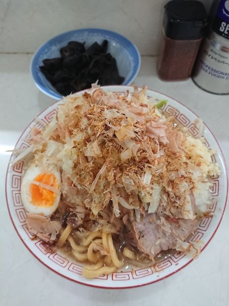 「辰醤油小らーめん 880円＋きくらげ 220円」@らーめん辰屋の写真