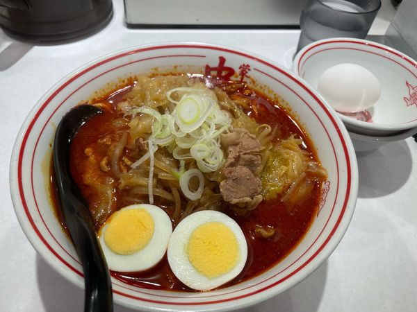 「北極やさい　生卵」@蒙古タンメン 中本 錦糸町店の写真