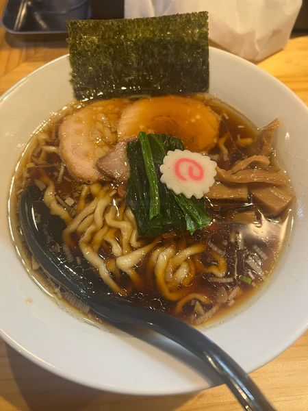 「中華蕎麦醬油　手揉み」@麺道 六善の写真