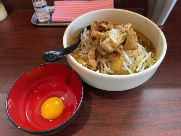「みそらーめん(880円)+生卵(50円)」@らーめん たきびの写真