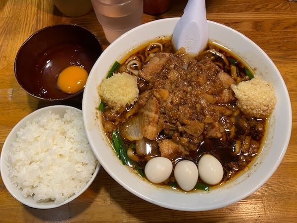 「スタ満ソバ（ニンニク・ショウガ・背脂）＋生玉子＋まさお」@元祖スタミナ満点らーめんすず鬼 赤坂店の写真