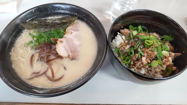 「博多ラーメン、Cセット」@九一麺 町田店の写真
