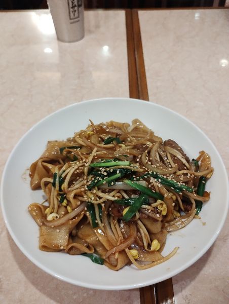 「焼き牛肉ビャンビャン麺　980円」@蘭州牛肉拉麺 東珍味小籠包の写真
