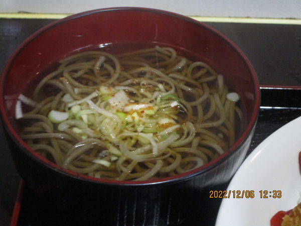 「ミニ蕎麦とカツカレーセット 850円」@そば・うどん たぬきの写真