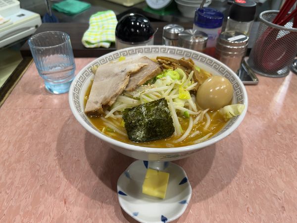 「中華そば（小）味噌　野菜　バター」@所沢大勝軒の写真