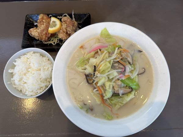 「本場長崎ちゃんぽん+唐揚げ+小ライス」@長崎ちゃんぽん食堂の写真