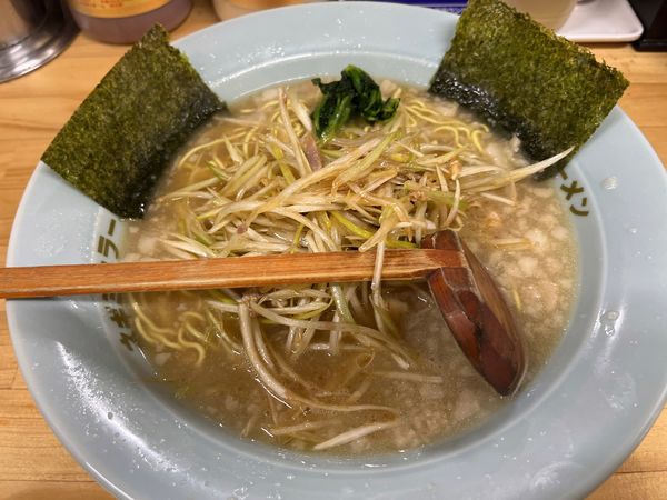 「ネギラーメン　麺硬め」@ラーメンショップ 椿 松伏店の写真