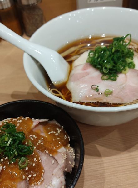 「鶏そば＋レアチャーシュー丼小」@鶏そば鯛そば きょうすけの写真