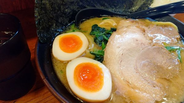 「#豚骨スペシャル #980円」@横浜家系ラーメン希家 矢口渡の写真