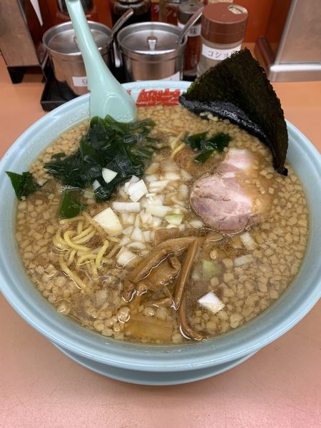 「プレミアムとんこつラーメン醤油 大盛り 1100円」@ラーメン山岡家 上尾店の写真