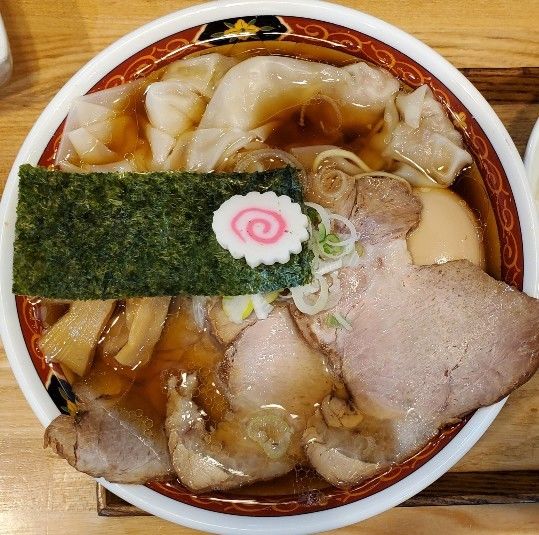 「ワンタン麺(大盛)」@自家製中華そば 麺の虜の写真