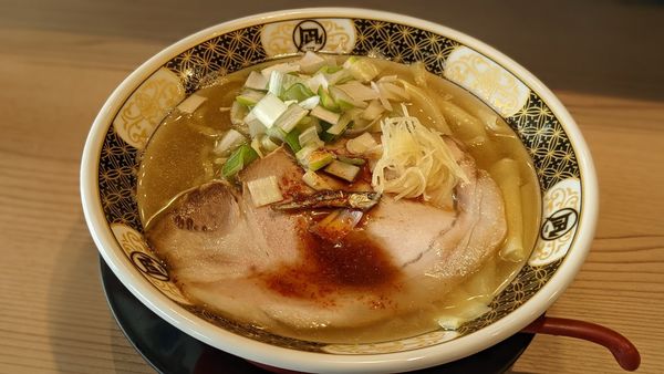 「すごい煮干ラーメン（塩）（890円）」@すごい煮干ラーメン野毛 すし 釣りきんの写真