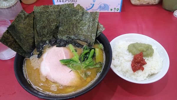 「ラーメン(並)¥800+のり¥100+ライス¥120-」@杉田家 千葉祐光店の写真