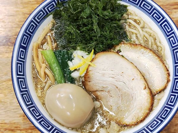 「味玉烏賊背脂煮干中華そば」@錦糸町中華そば さん式の写真