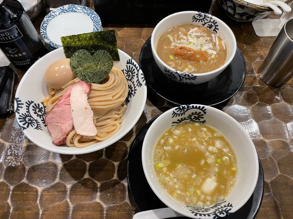 「味玉龍介つけ蕎麦+魚介豚骨スープ ￥1200+￥300」@特級鶏蕎麦 龍介の写真