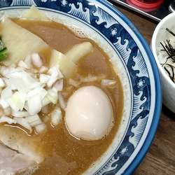 濃厚煮干しラーメン（850円税込）+辛いﾁｬｰﾏﾖ丼