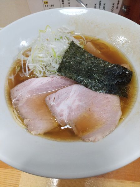 「醤油らぁめん(細麺)」@らぁめん篠﨑の写真