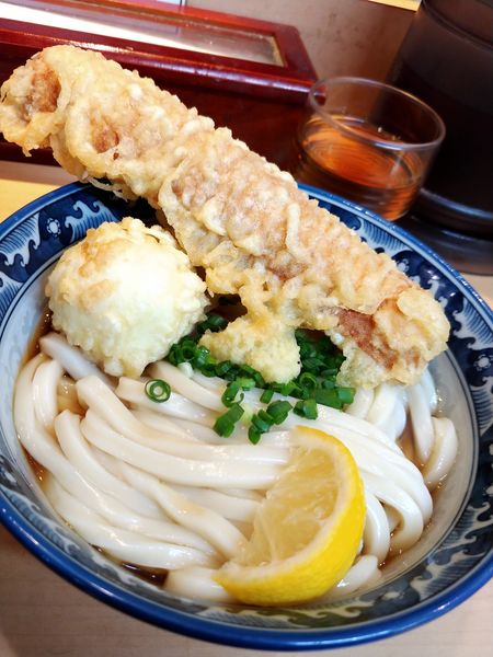 「ちく玉天ぶっかけ(温)」@釜たけうどん 梅田店の写真