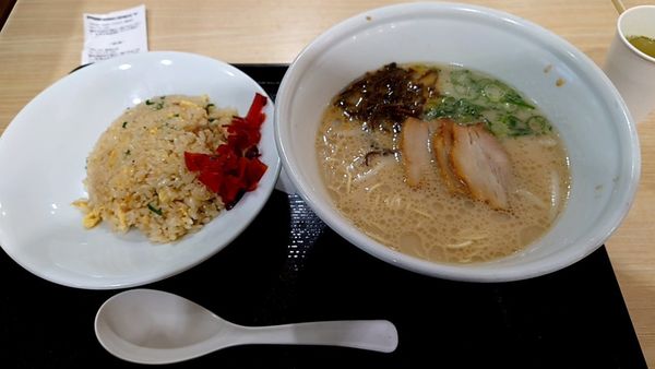 「白丸＆チャーハン」@IPPUDO NOODLE EXPRESS 静岡SA店の写真