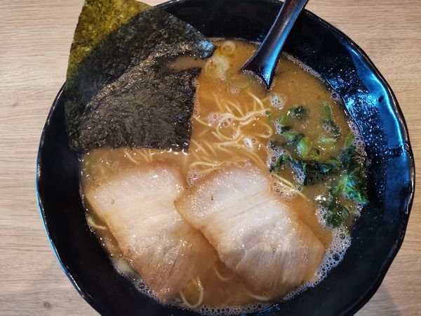 「濃厚豚骨らーめん」@らーめん椛の写真