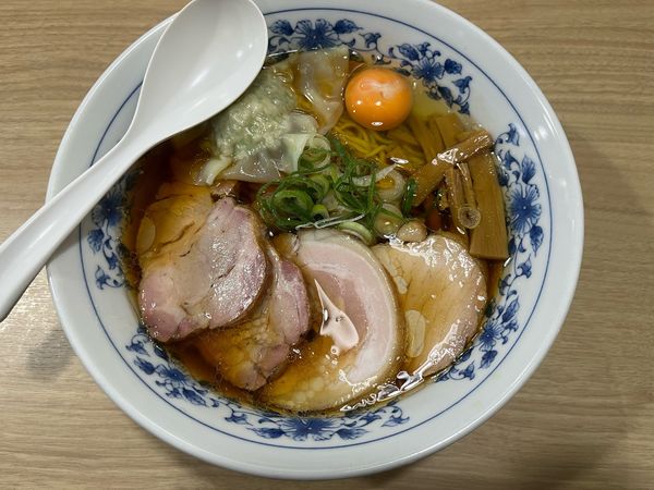 「デフォ＋吊るし焼きチャーシュー」@覆めん 花木の写真