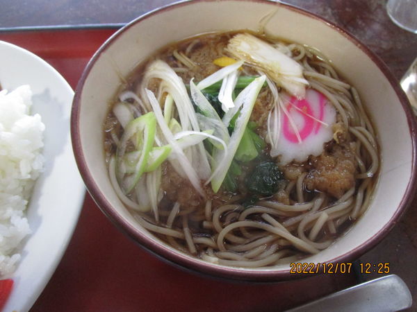 「ミニたぬき蕎麦・ミニカレーセット 750円」@寿美吉の写真