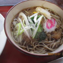 ミニたぬき蕎麦・ミニカレーセット 750円