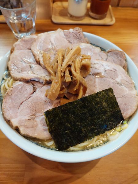 「新塩チャーシューメン中盛」@自家製中華そば としおかの写真