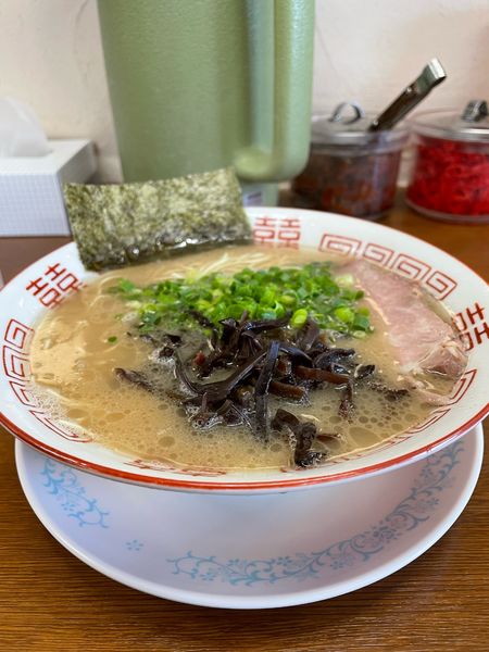 「ラーメン+豚トマト+替玉2」@博多長浜らーめんもりやの写真