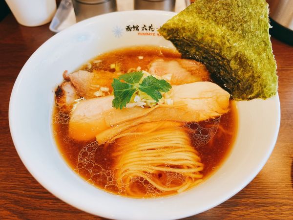 「醤油らーめん」@六花 -Rokka-の写真