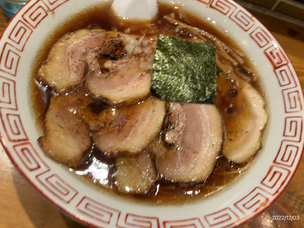 「炙りバラチャーシュー麺(900円)」@中華そば専門店 八王子らーめん よしだの写真