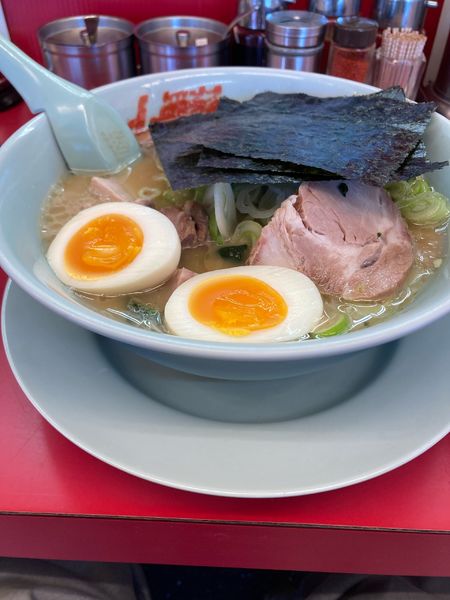 「しょうゆカタメ少なめ　味玉ネギ」@ラーメン山岡家 水戸南店の写真