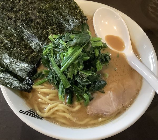「醤油ラーメン　＋　ほうれん草」@RAMEN TATSUの写真