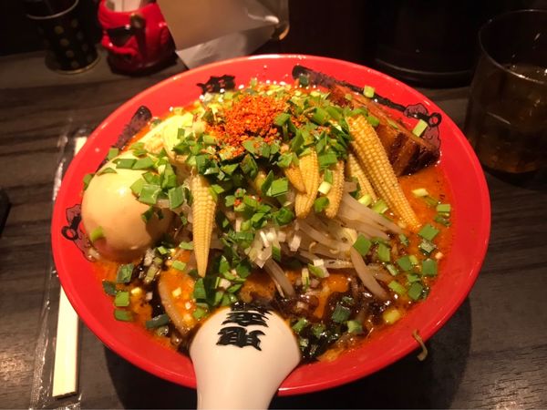 「カラシビ味噌らー麺（味玉＋もやし＋ヤングコーン）」@カラシビ味噌らー麺 鬼金棒の写真