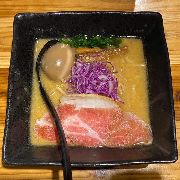 「味噌 半熟味玉付き ¥1,050」@バロンヌードルの写真