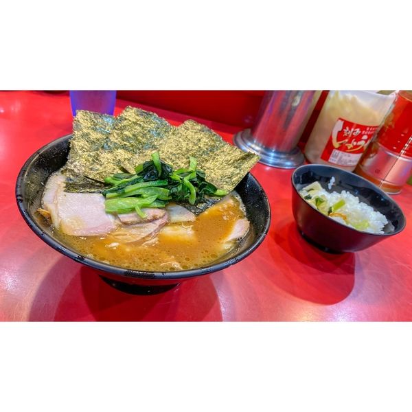 「チャーシューメン ¥890 ライス ¥120」@家系総本山 ラーメン吉村家の写真