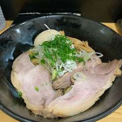 汁無しまぜそば並(ﾁｬｰｼｭｰ煮玉子)